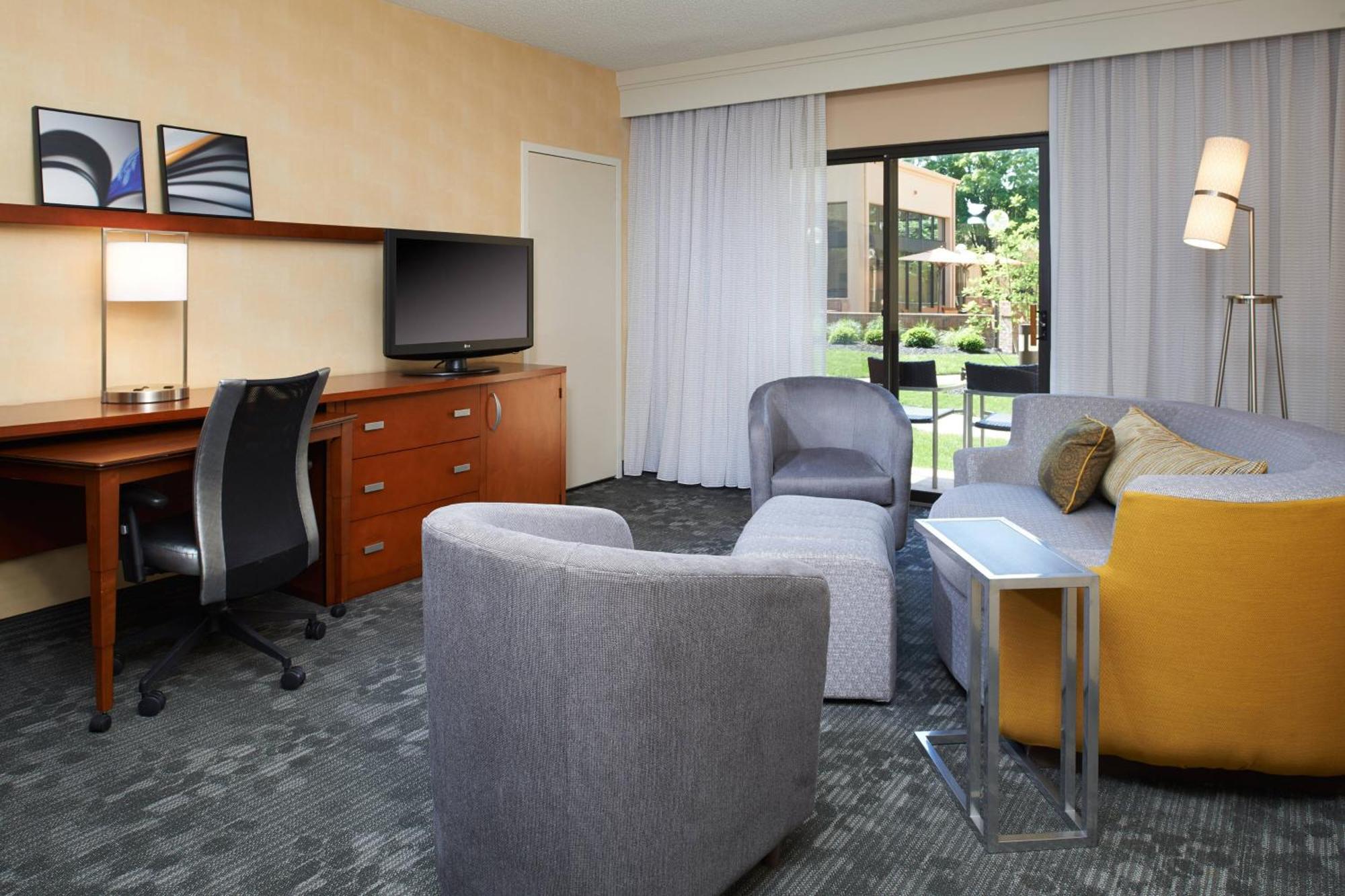 Courtyard Columbus Dublin Hotel Екстериор снимка